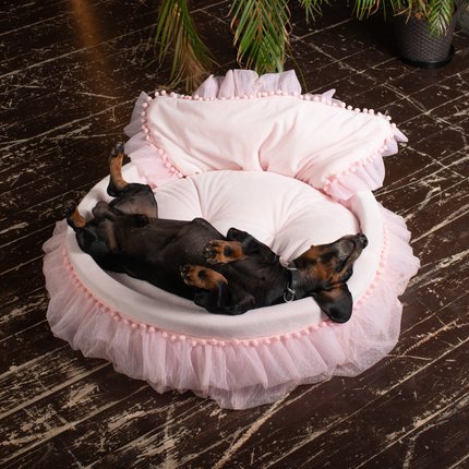Лежанка Chloe светло-розовая for medium-sized dogs and cats